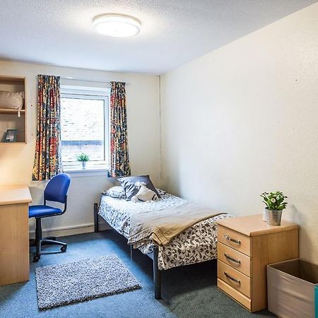 Joivy Budget 4,5 And 6 Bed Private Flats, In Historic Old Town (Adults Only) Edinburg Exteriör bild