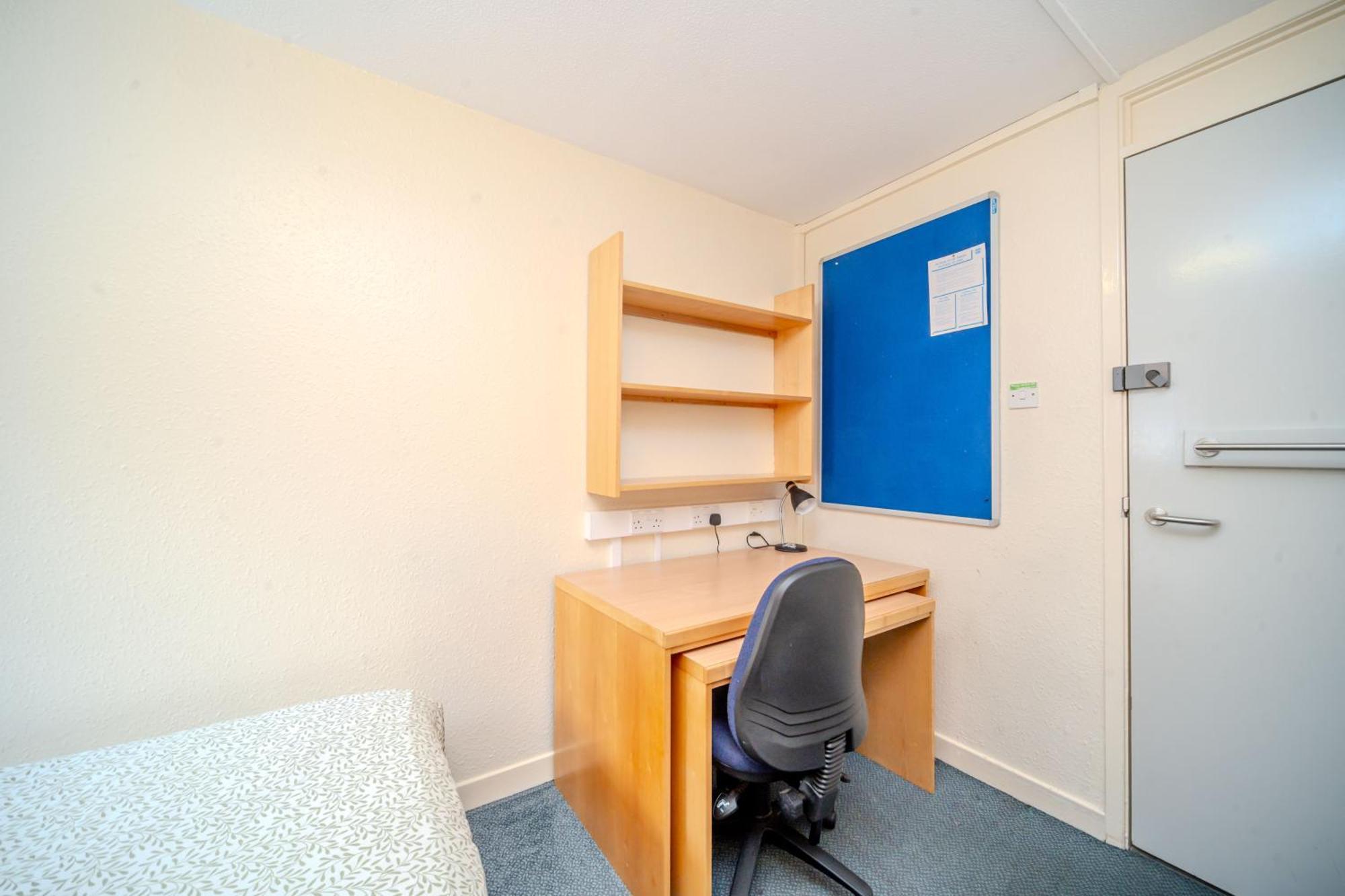 Joivy Budget 4,5 And 6 Bed Private Flats, In Historic Old Town (Adults Only) Edinburg Exteriör bild