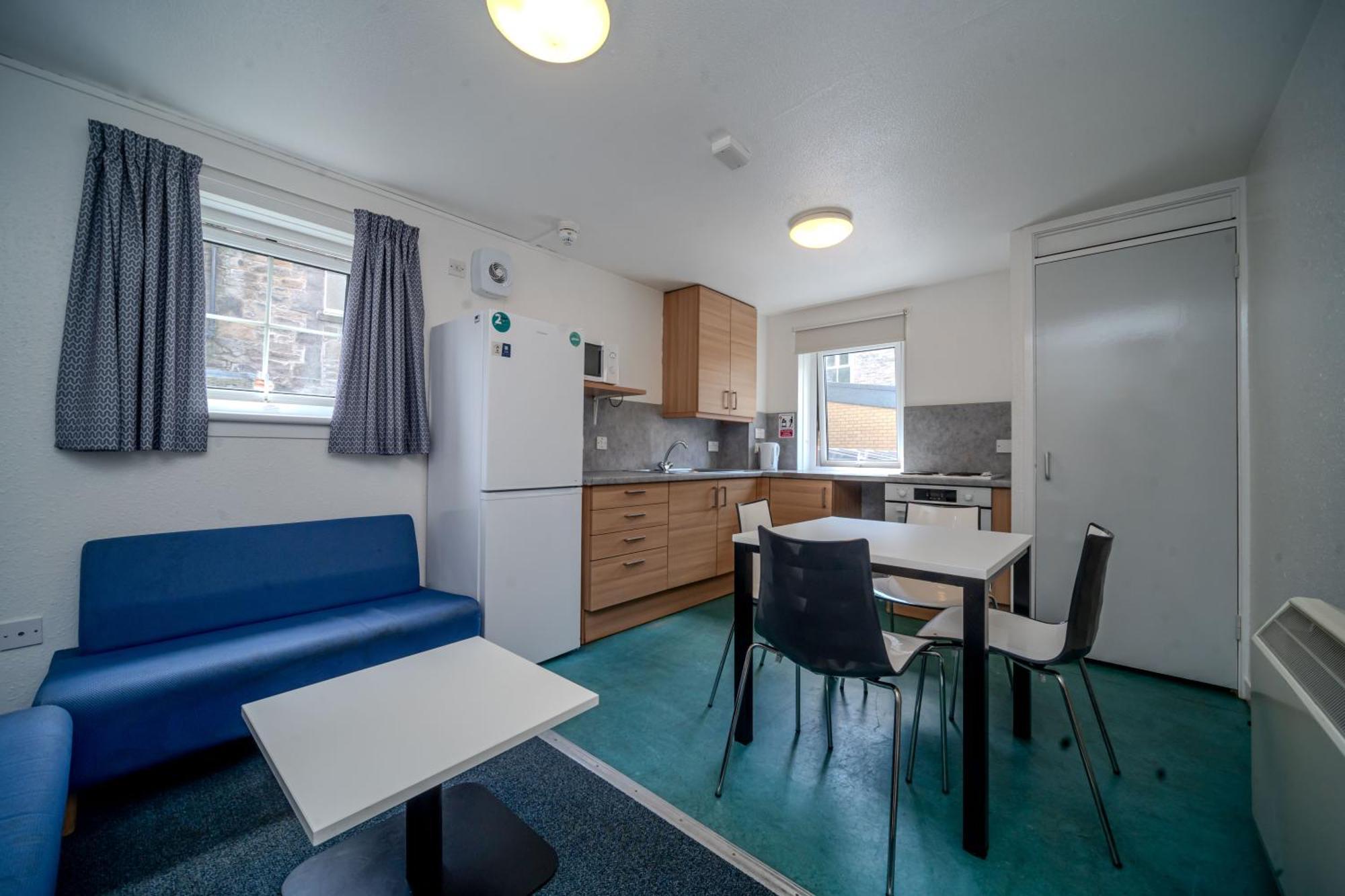 Joivy Budget 4,5 And 6 Bed Private Flats, In Historic Old Town (Adults Only) Edinburg Exteriör bild